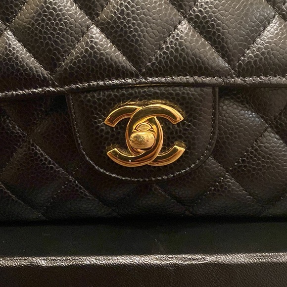 Chanel Medium Classic Flap Bag - Picture 9 of 15
